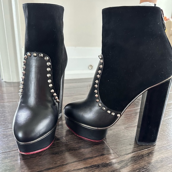 Charlotte Olymplia Suede Heeled Boots - Picture 2 of 4